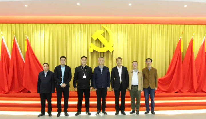 江津区委常委、组织部部长钟红兵莅临三峡电缆调研指导