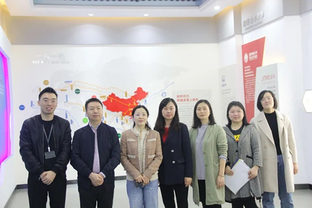 Jiangjin District Science and Technology Bureau leaders and their entourage visited Three Gorges Cable for research and guidance