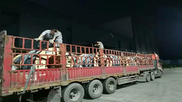 Emergency deployment of deliveries to help Chongqing Xiushan to build the epidemic prevention and control isolation points