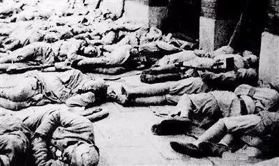 ‘An army that sleeps on the road’